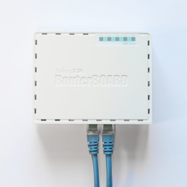 Router Mikrotik RB750GR3 Gigabit Ethernet Turkusowy, Biały - obrazek 4